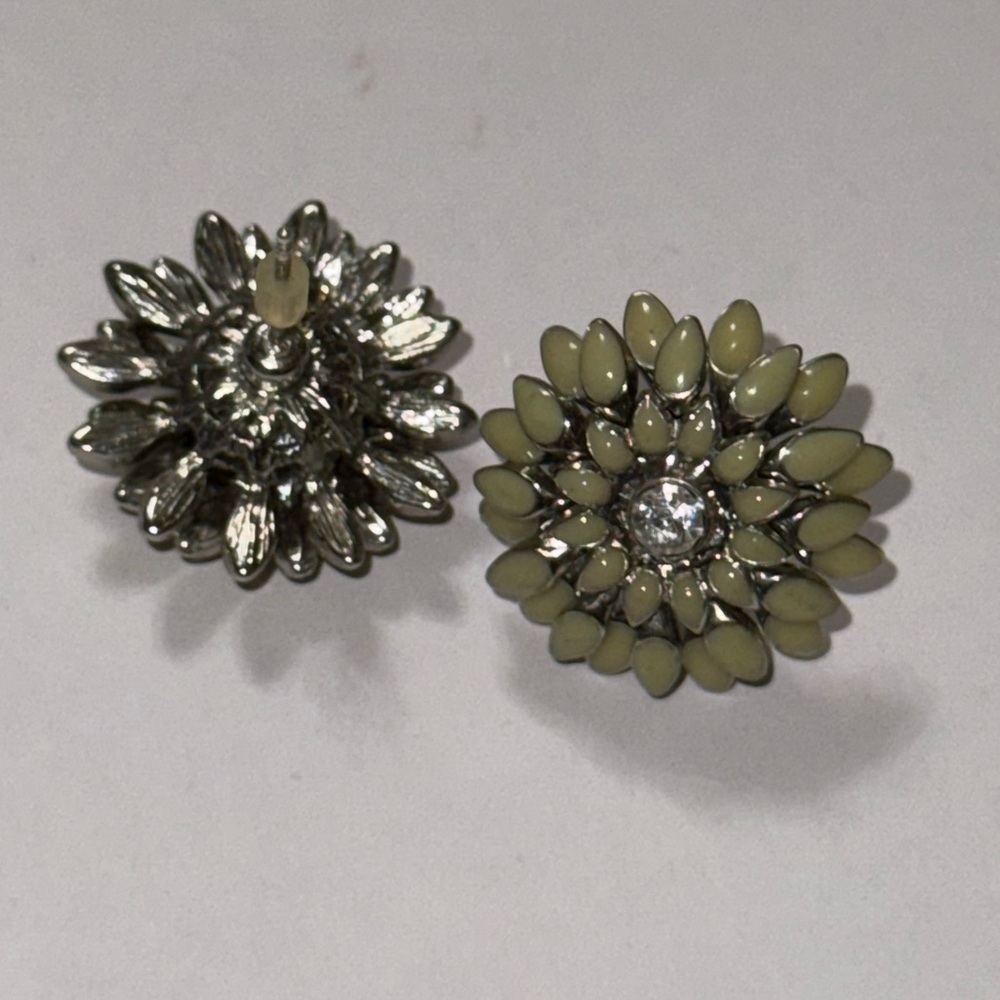 Sterling Silver 925 Elegant Floral Stud Earrings - Picture 8 of 12